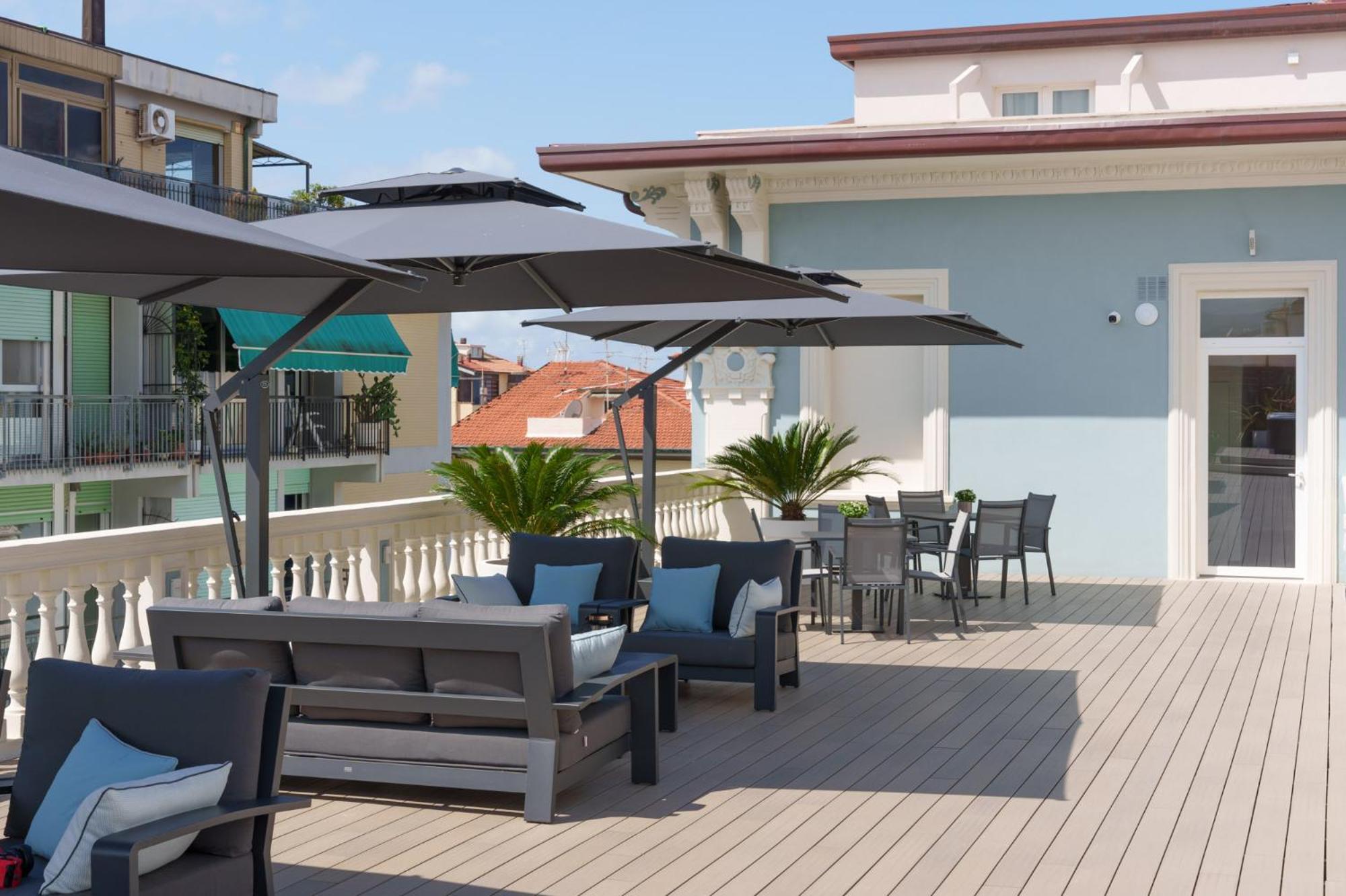VI Suites Viareggio Exterior foto